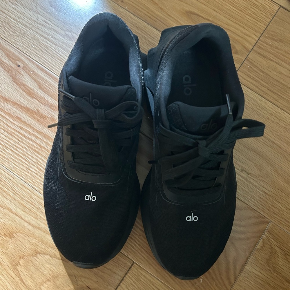 ALO Yoga Black Men's Athletic Trainers